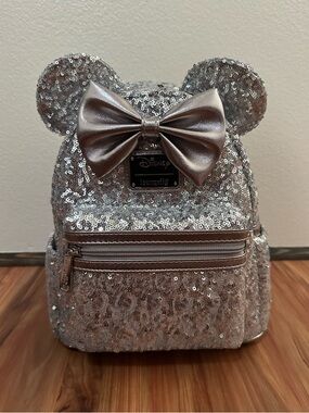 NWT Loungefly Disney Silver Sequin Minnie Mouse Bow Ear Backpack